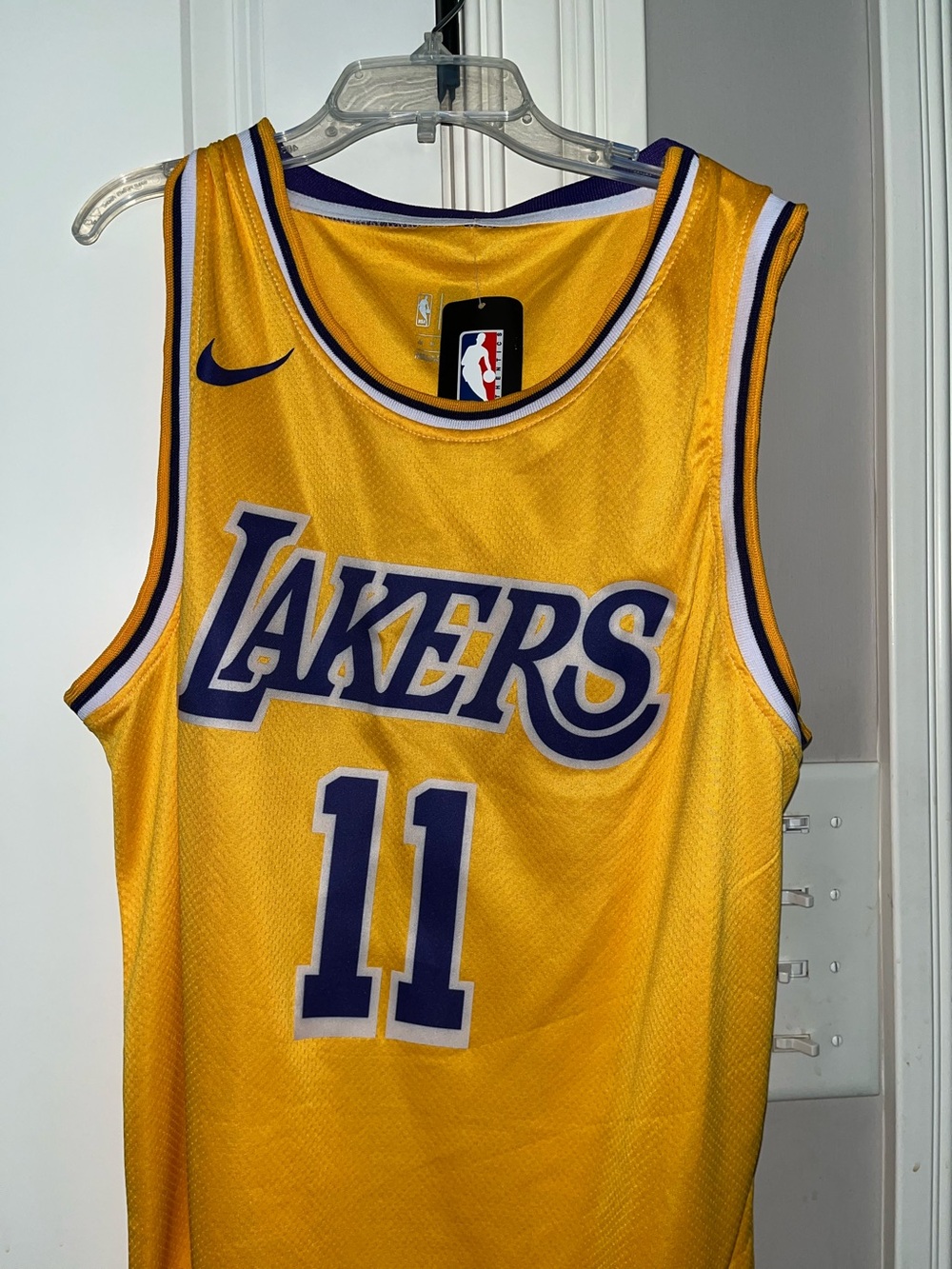 Nike NBA Lakers Hood- Schifino Men’s Jersey Size M Yellow NWT